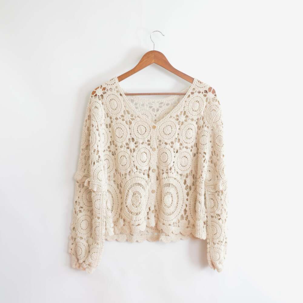 amazing taupy cream cropped crochet cardigan